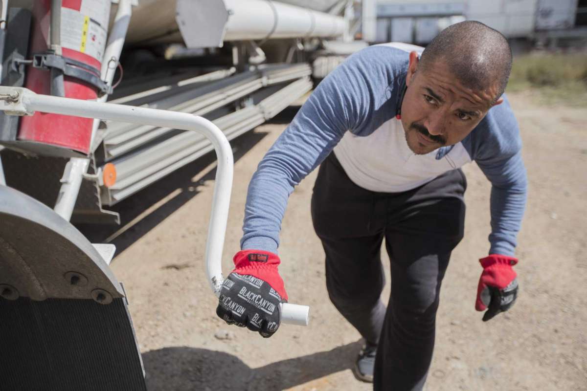 SergioChapa's tweet photo. Energy industry eyes new business opportunities with federal approval of LNG by rail https://t.co/5tQcT1IH0M #LNG #EagleFord #Houston #MXenergy https://t.co/dhDhGbLgEI
