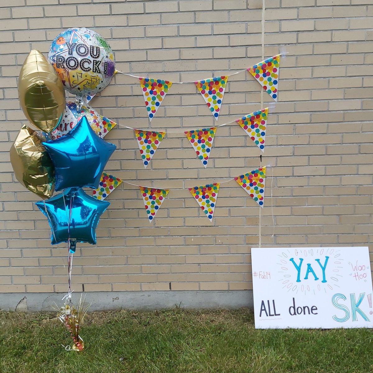 thenewMrsGordon's tweet photo. And just like that, I say goodbye to the #fab14. What an incredible school year it has been. It has been a privilege teaching you awesome kids! Our celebration is not what it usually is, but seeing your smiling faces is 🙌😍 #HappySummer! #YouDidIt #SchoolsOut #FDK https://t.co/5G1Qdx6ZFg