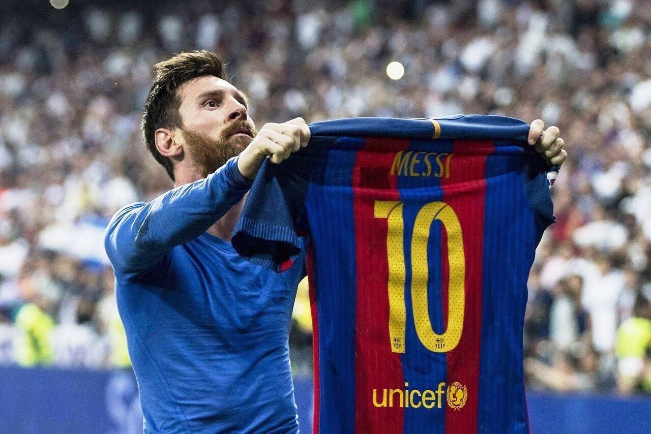 やす Happy Birthday Messi 小学3年生のときにサッカーを始め Messiに一目惚れしました 成長ホルモン分泌不全性低身長 僕もこの病気です 生でmessiを観た時は泣きそうになりました T Co Hhpnhem4qd また来年会いに行きます Messi