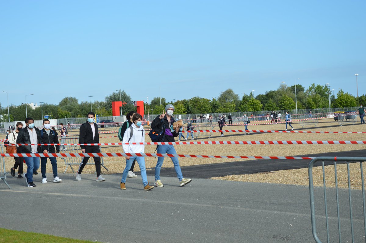 Toursevents37's tweet photo. Grand moment pour les 1320 étudiants de Paces, réunis au Parc Expo les 22-23 juin pour passer leur concours mais aussi pour nos équipes, avec la 1re manifestation organisée depuis le confinement.
https://t.co/Sj6kWM1MK0
#safemeeting @villedetours #tours @UnivTours @Tours_Loire_V https://t.co/dc2kMlBl1O