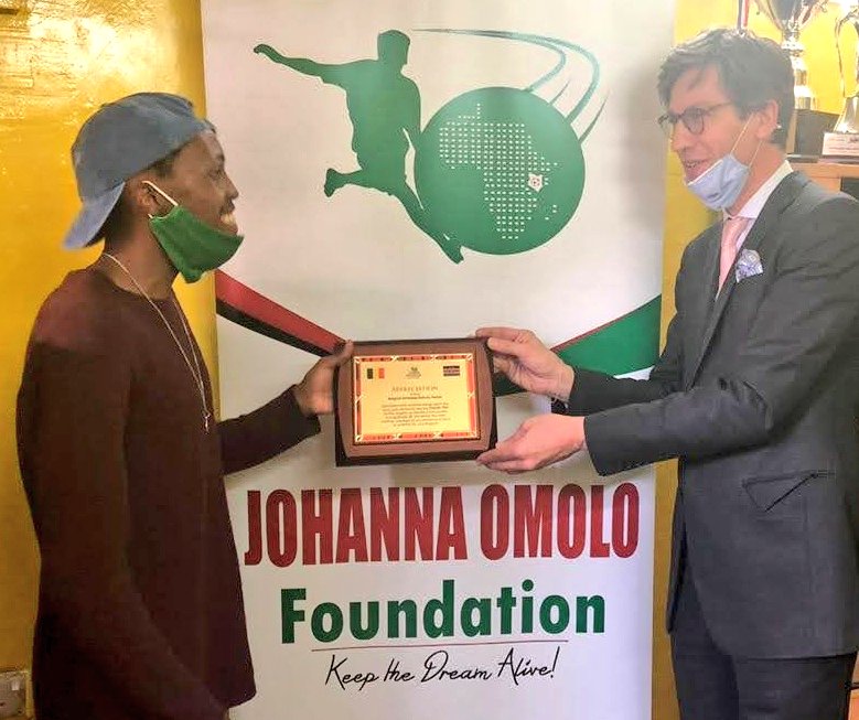 Belgium in Kenya (@belgiuminkenya) on Twitter photo Congrats to #JohannaOmolo, a talented Kenyan soccer player of Cercle Brugge (Belgium) who, through his foundation, offers sport, scholarships and mentoring to girls & boys of Dandora. The embassy is glad to partner ! <a href="/BelgiumMFA/">π§πͺ Belgium MFA</a> <a href="/ForeignOfficeKE/">State Department for Foreign Affairs | Kenya</a> @johannaomolo <a href="/cercleofficial/">Cercle Brugge</a> Congrats to #JohannaOmolo, a talented Kenyan soccer player of Cercle Brugge (Belgium) who, through his foundation, offers sport, scholarships and mentoring to girls & boys of Dandora. The embassy is glad to partner ! <a href="/BelgiumMFA/">π§πͺ Belgium MFA</a> <a href="/ForeignOfficeKE/">State Department for Foreign Affairs | Kenya</a> @johannaomolo <a href="/cercleofficial/">Cercle Brugge</a>