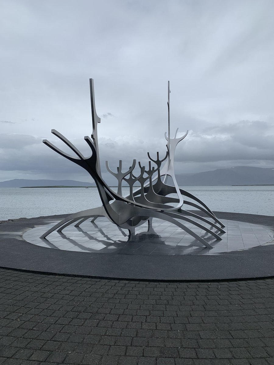 redsnail's tweet photo. Standby at Reykjavik #crewlife #pilotlife #professionaltourist #glorioussummer https://t.co/PxbiGCk1GR
