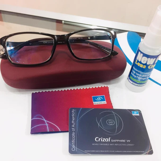 Image from OPTIK SEHATI (@LubisSaroha)