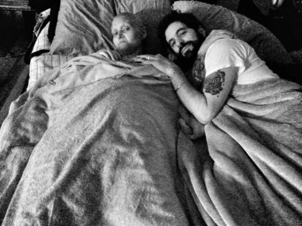 BornPerv's tweet photo. We all suffer despite our differences.....but we pull through cause we are humans https://t.co/QDPIgPvzHn
