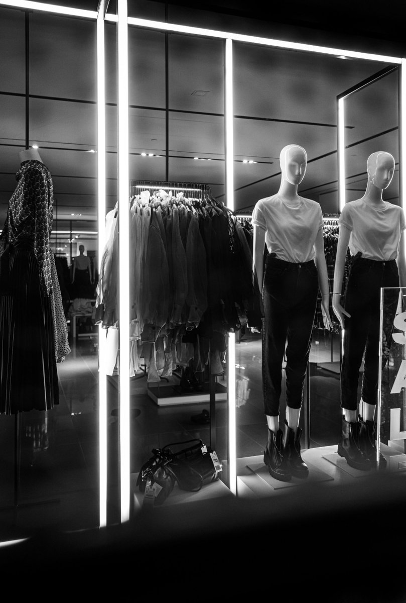 Galeria Karstadt Kaufhof closing 62 stores and seeking a plan for the future, loosing 5000 employees as well. 
READ MORE bit.ly/31aP5ei
#Jobs #futureofwork #Germany #fashion