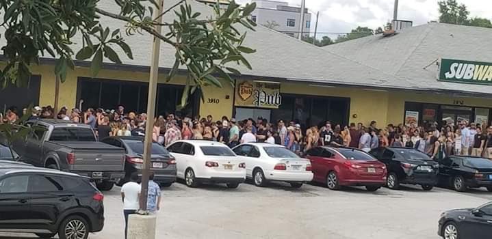 RebeccaTurcoTV's tweet image. A neighbor says he took this photo of The Knight’s Pub the day it reopened, on June 5 @MyNews13 #n13covid19