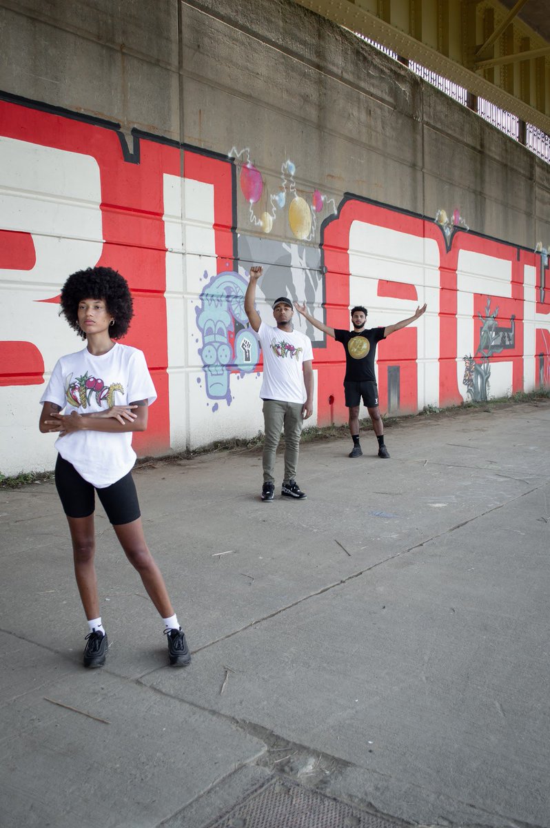 TripperClothing's tweet photo. 🍌🍉🍒🍍
And we didn’t forget
#ArrestTheCopsWhoKilledBreonnaTaylor ‼️‼️✊🏾
And retrial Michael Rosefeld because he’s guilty of murder https://t.co/DXV07QuAGi