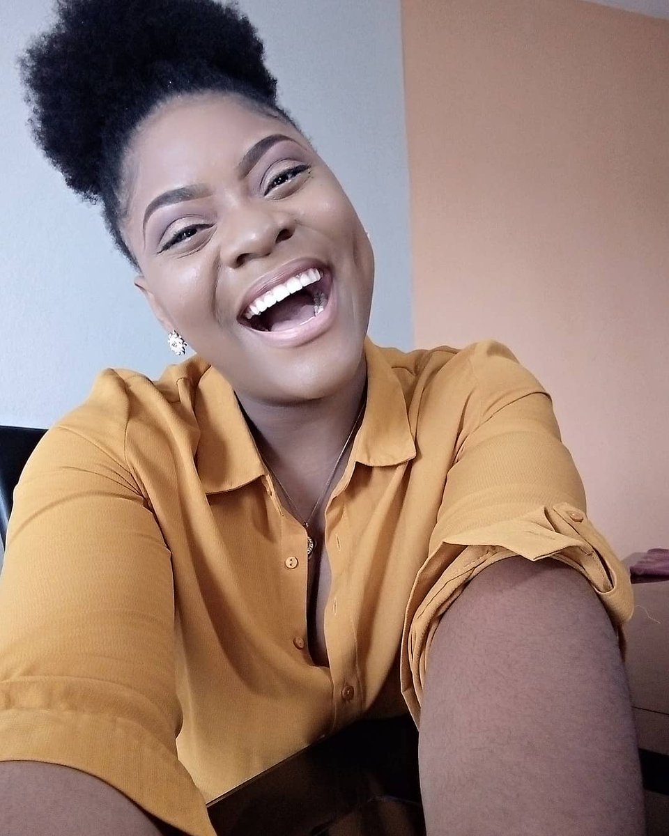 sandrinennanga's tweet photo. La fleur ne se préoccupe pas de savoir qui aura le bonheur de savourer son parfum, elle parfume, voilà tout. Faisons de même, commençons déjà par sourire.
#PasBesoinDePlus 
https://t.co/1JPg41x03H https://t.co/I9x7yXqist