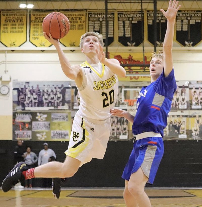 Matchup 3 in the @brianwkyt bracket of the #KYHSBballUniformChallenge will have the Menifee County Wildcats @eliballer15 trying to avoid the sting of the Woodford County Yellowjackets <a href="/ThomasAMims/">Thomas Mims</a>.
