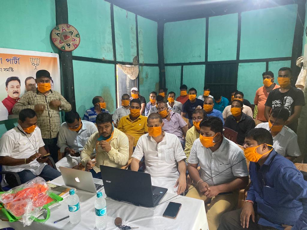 diganta68's tweet photo. আজি কমলপুৰ মণ্ডল কাৰ্যালয়ত ভাৰতীয় জনতা পাৰ্টী ,অসম প্ৰদেশৰ তৰফৰ পৰা প্ৰথম বাৰৰ বাবে আয়োজন কৰা “অসম জন সম্বোধন" #VirtualRallyAssam কাৰ্যসূচীত অংশগ্ৰহন কৰো। https://t.co/VudB43P34d