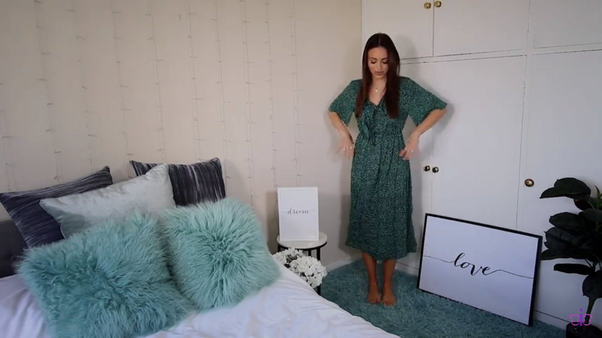 imogenhunfansuk's tweet photo. Your try on haul videos are my absolute fave @Imogenation_  please film more 🦋 https://t.co/Zp8GWAxZoS