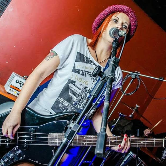 Frogslake's tweet photo. 23 de Junho - Dia do baixista
📸 amandarespicio
#rock #frogslake #rockband #garagerock #alternativerock #grunge #bassgirl #diadobaixista https://t.co/xFzW6q2K05