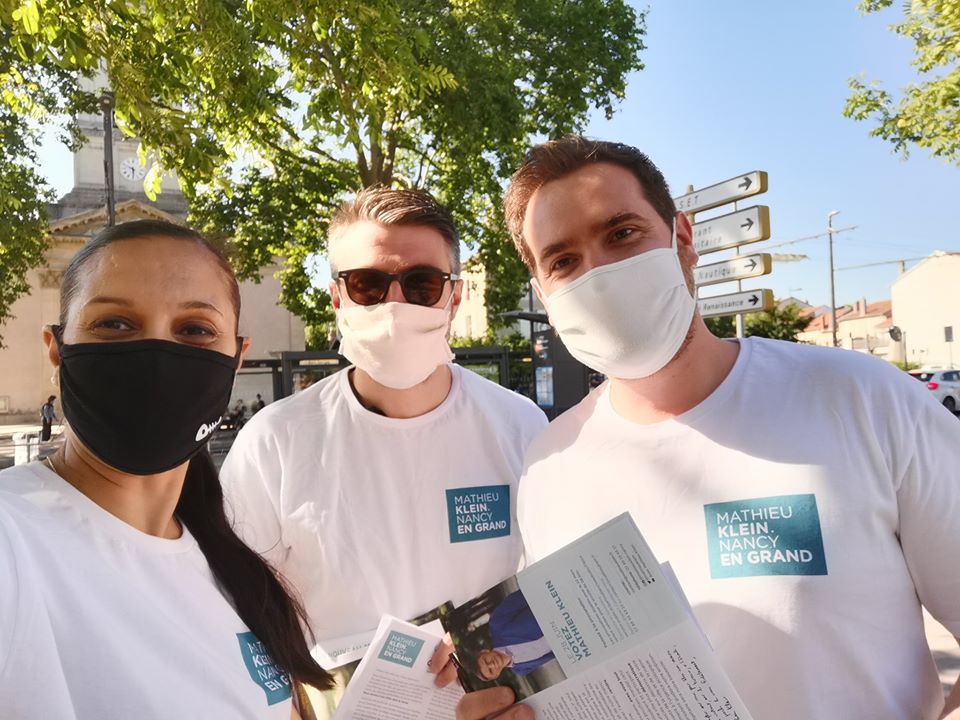 avecmklein's tweet photo. Boufflers, Rives de Meurthe, Haut-du-Lièvre... les volontaires #NancyEnGrand s'activent pour expliquer, convaincre et rappeler l'importance du scrutin de ce dimanche 28 juin. 
⏰ Pour rappel, les bureaux de vote seront ouverts de 8h à 18h. #Municipales2020 https://t.co/RKVgoVh95a