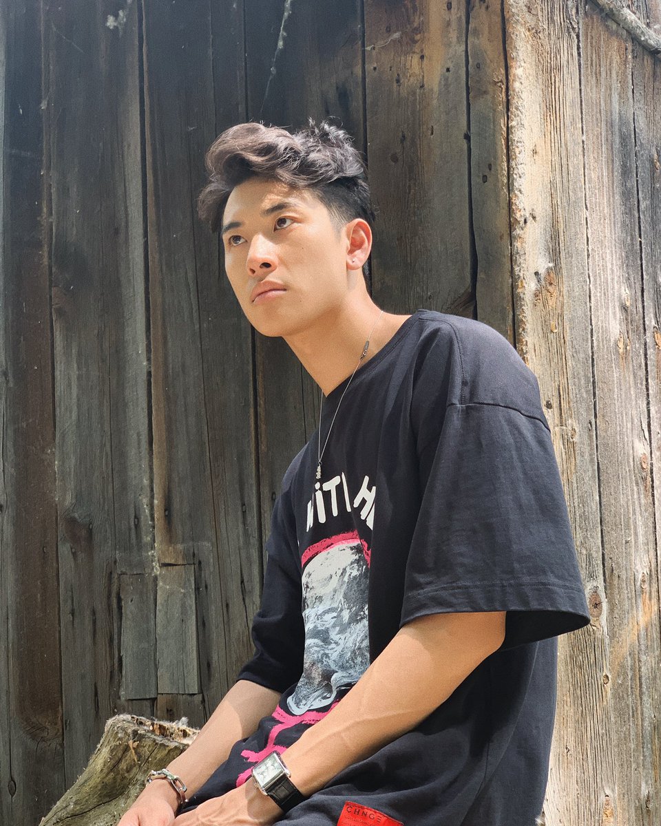 JeffreyChang's tweet photo. hair permed, ear pierced 👀 i’m either going through a mental breakdown or i’m living my best life 😅 i’ll upload the vlog here in a bit! https://t.co/3fVm6XyYAL