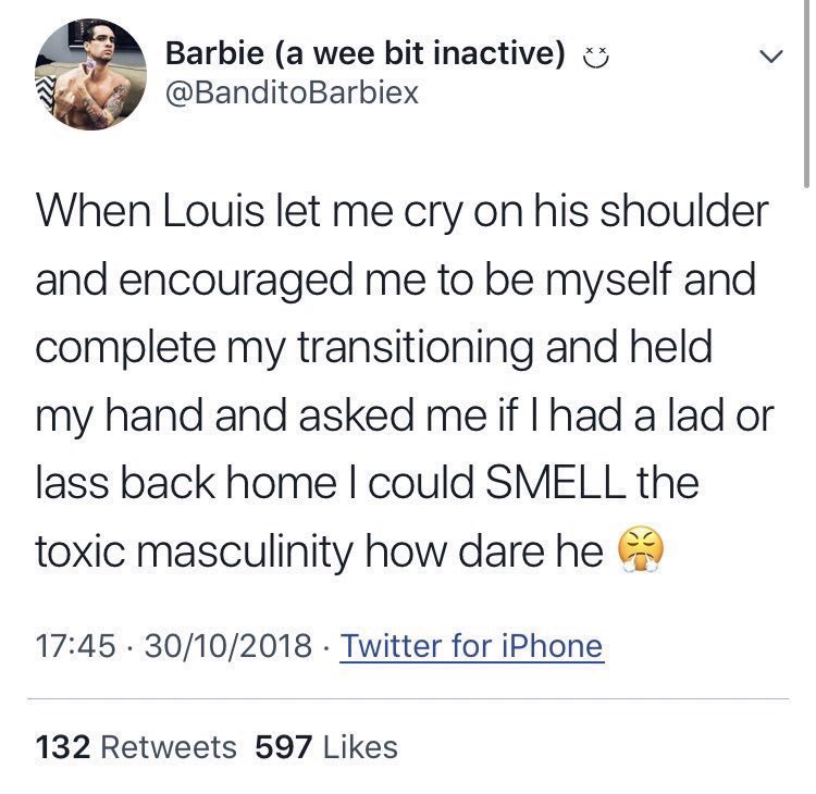 here's some fans sharing their experiences meeting louis & how he had been careful as to not offend them by using the wrong pronouns or addressing them differently. just louis being the supportive guy that he is!