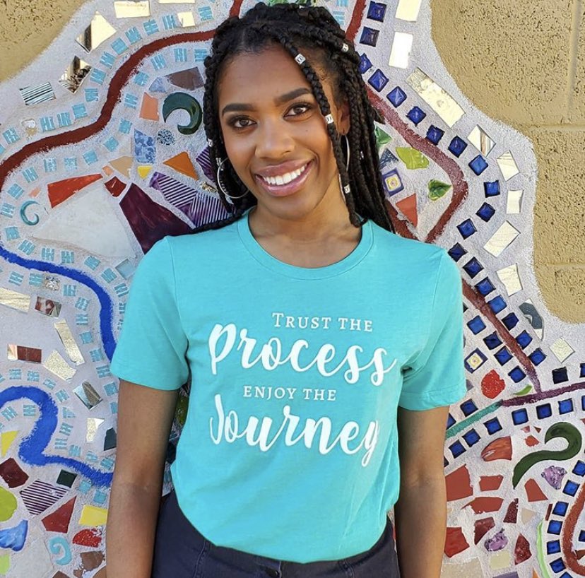 inspireHERnow's tweet photo. Smiling into the rest of the week like @teamchloeinfo in her super soft #inspirehernow t-shirt. 😍 No matter your race, keep finding joy in the journey, however small those moments may be! P.S. Use Chloe20 at checkout for a sweet deal! 😘 https://t.co/InZpPEBWmK