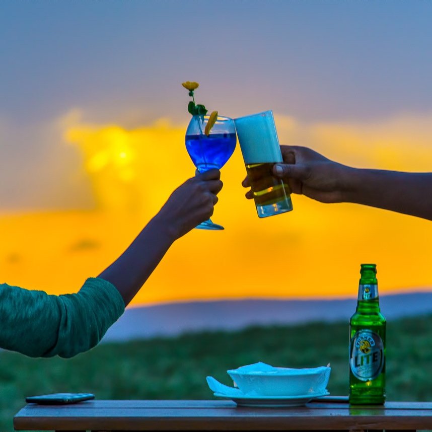 LoykMara's tweet photo. Golden hour with cold drink as the day breaks.

#sunset #maasaimara #loykmara 
#loykmaraluxurycamp #loykmaracamp https://t.co/FZRP7DavxM