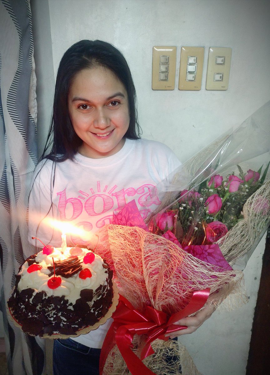 mondigo25's tweet photo. she celebrated her birthday twice. 
laging excited, nag- advance celebrate nung linggo, nakisabay sa father's day. Mas gusto ko mag-celebrate sa mismong araw ng birthday nya. kaya sinurpresa ko na lang siya.

I love you so much, Baby!

*Wala siyang Twitter 😁

#Jobela https://t.co/T73nMgG5z0