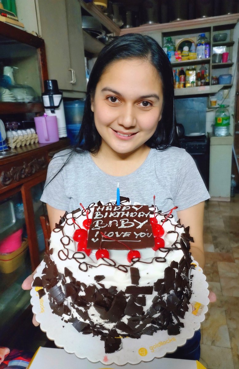 mondigo25's tweet photo. she celebrated her birthday twice. 
laging excited, nag- advance celebrate nung linggo, nakisabay sa father's day. Mas gusto ko mag-celebrate sa mismong araw ng birthday nya. kaya sinurpresa ko na lang siya.

I love you so much, Baby!

*Wala siyang Twitter 😁

#Jobela https://t.co/T73nMgG5z0
