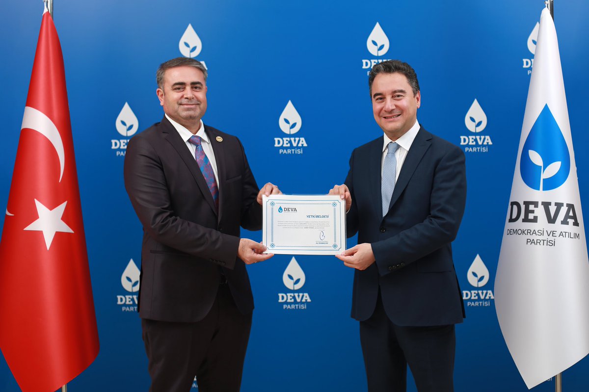 devapartisi's tweet photo. DEVA Partisi Şanlıurfa Kurucu İl Başkanı Ahmet Tüysüz'ü tebrik ediyor, yeni görevinde başarılar diliyoruz. Partimiz ve ülkemiz için hayırlı olsun. 

👉 https://t.co/QVHErZTKsc https://t.co/YVDA8RYzXI