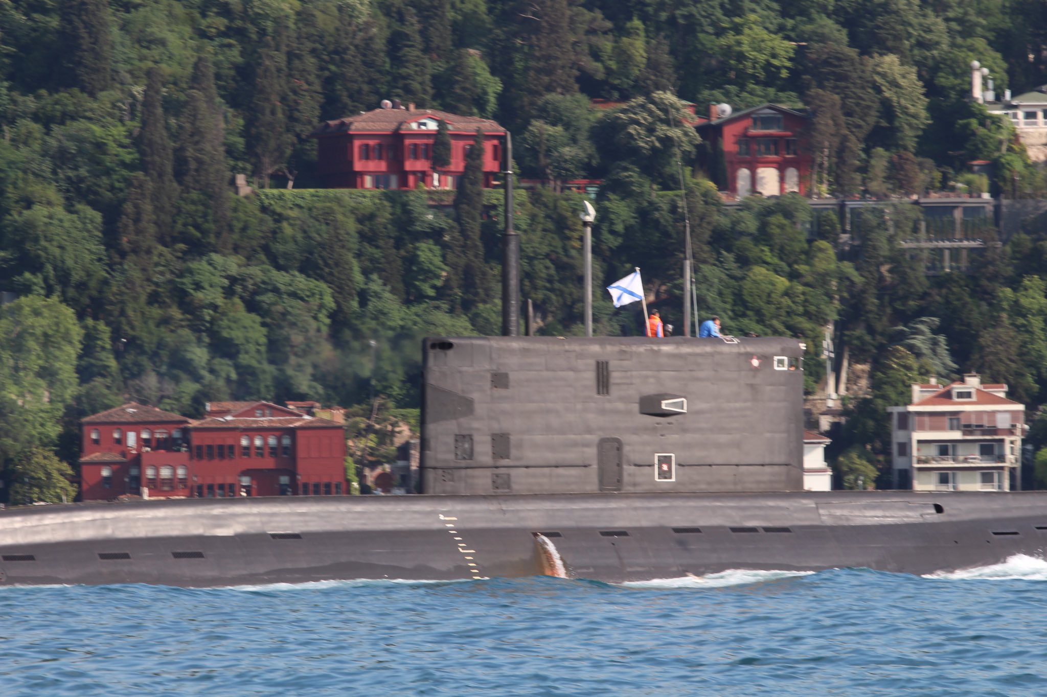 Tàu ngầm tên lửa Kalibr Nga cấp tốc vượt Địa Trung Hải: Bước ngoặt lớn ở Syria và Libya? - Ảnh 4.