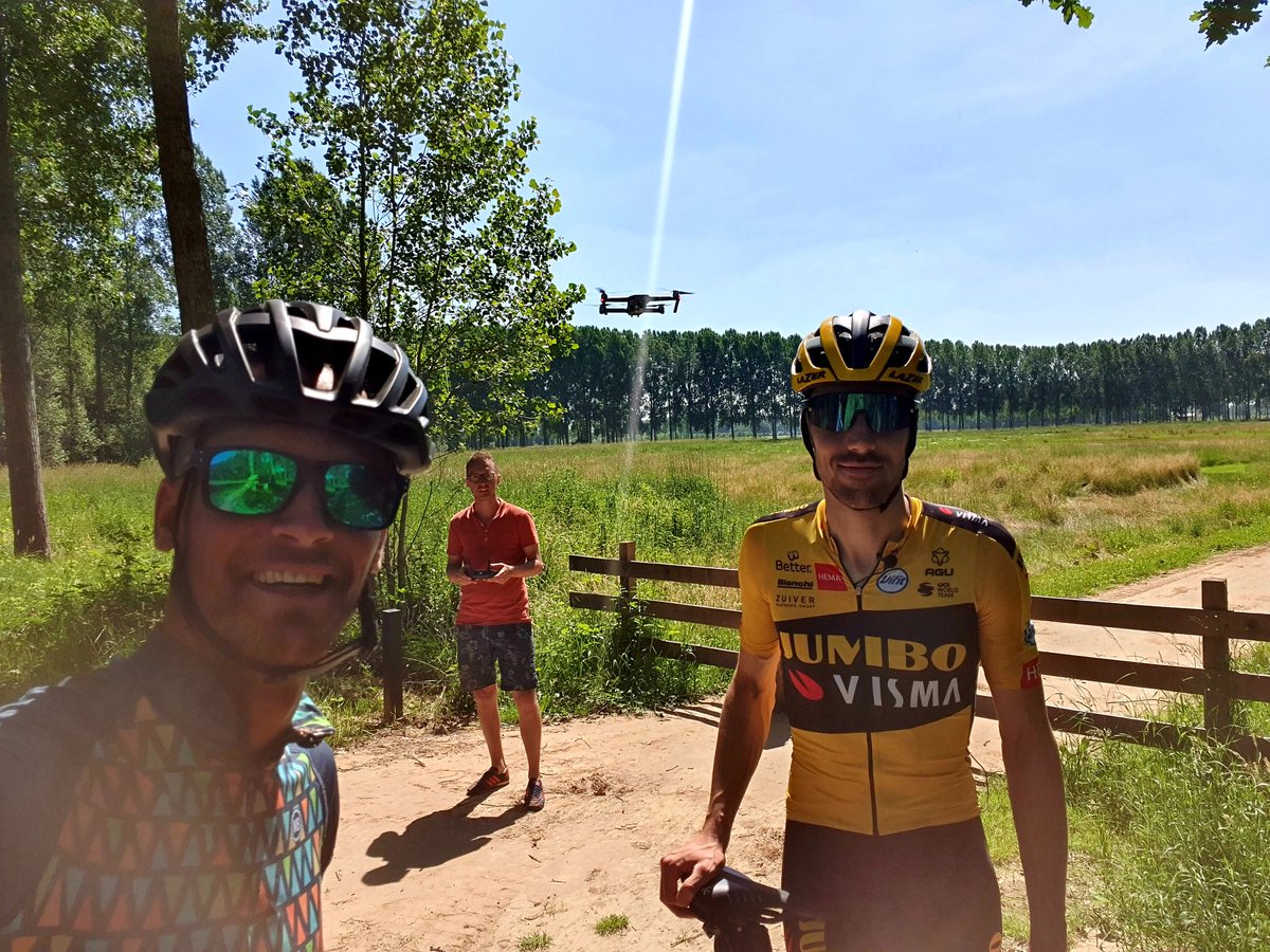 Nieuwe opnames voor het #favorieterondje in mijn eigen achtertuin met routebouwer en #offroad liefhebber <a href="/TimoRoosen/">Timo Roosen</a>  en dronepiloot <a href="/advanham/">Ad van Ham</a> 🙂👌
.
Vrijdag komt de video online op <a href="/bicyclingnl/">Bicyclingnl</a>