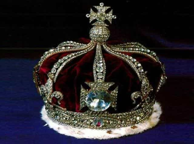 15/nIn 1947, when India got Independence, Dr. CV Raman remarked that "Independence of India was not complete w/o Koh-i-Noor" As mentioned in book by NB Sen. Pic: Koh-i-Noor diamond as part of British Monarch's crown. [Hindustan Times file photo]