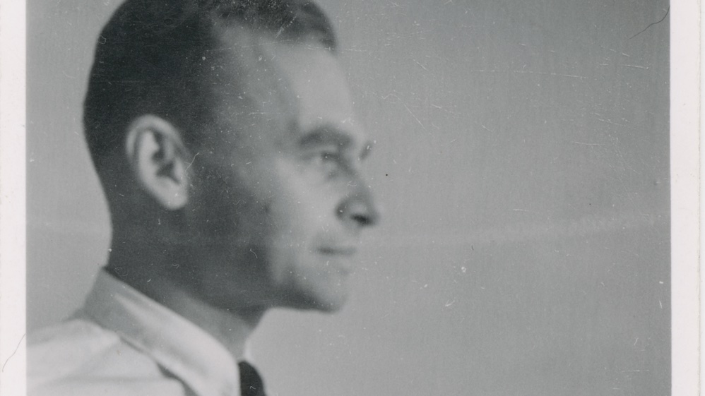 Faced by vast evil, disruption, divisiveness, #witoldpilecki rallied people together. Please help share his incredible story on the day of #thevolunteer’s US paperback launch.