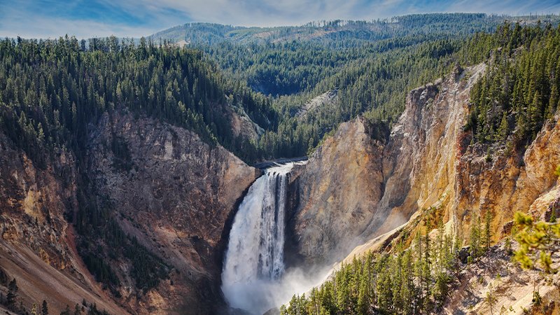 Do you have the itch to get away from it all this summer? This week the American Cultural Spotlight: Virtual VIP takes you to Yellowstone National Park. You can start exploring now by virtually touring some of the main attractions around the park.
ow.ly/ffl050AdJmt