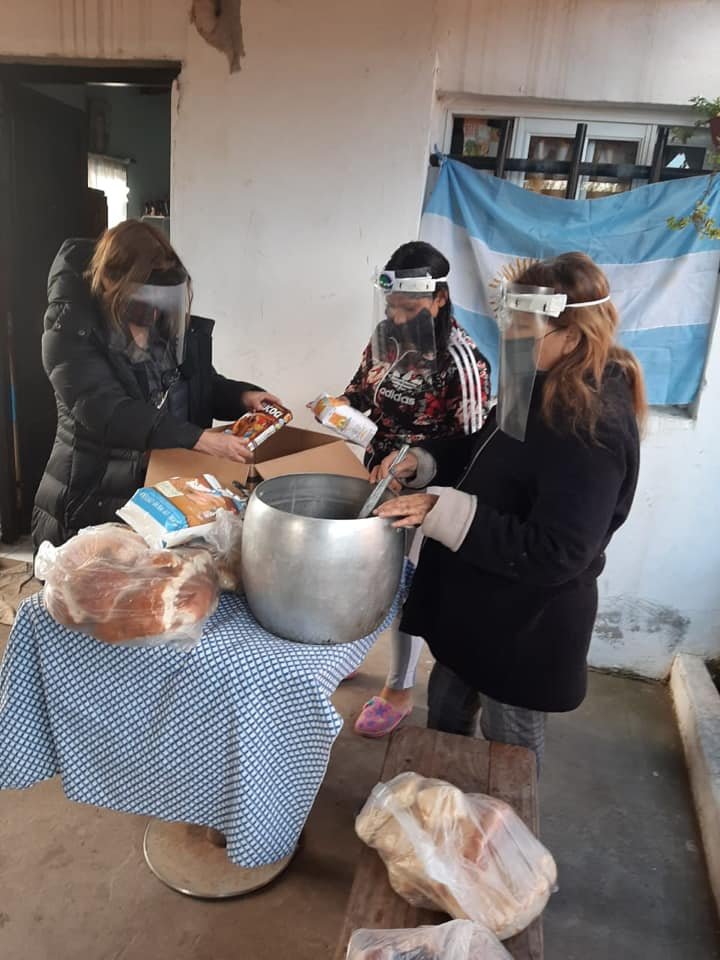 fudeso2's tweet photo. Voluntarixs de Fudeso recorriendo los barrios ,para seguir construyendo un país más inclusivo y más igualitario .
#Fudeso #MP https://t.co/k8jKUbYsMn