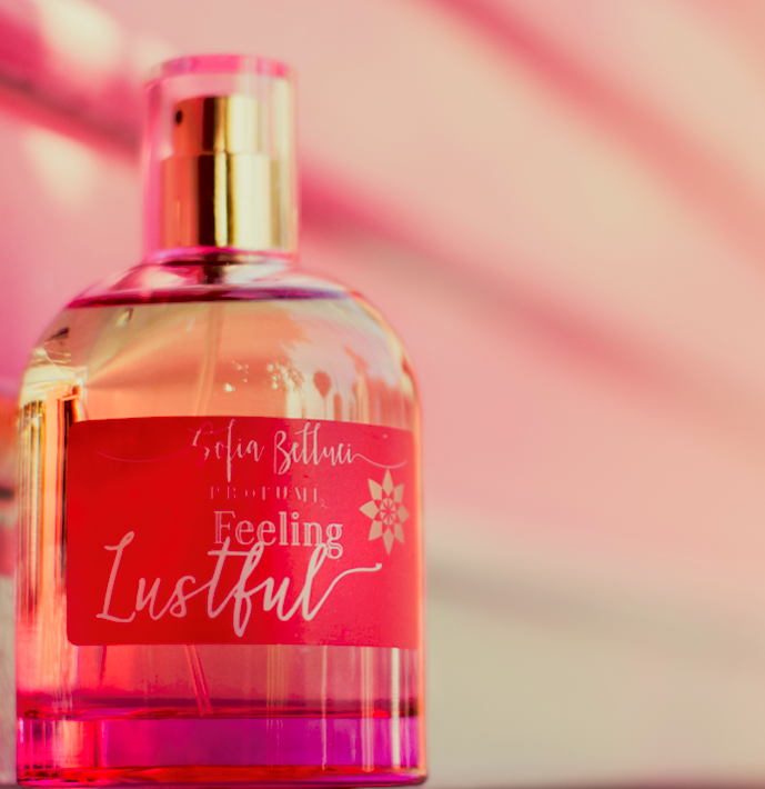 SofiaBProfumi's tweet photo. Celebrating #pinkday with our Lustful Sofia Belluci perfume π
#parfumbox #parfumrefil #parfumshop #parfumfemme #fragrancecounter #thefragranceshop #fraghead #healthandbeauty #girlperfumes #sexyperfumes #everythingpink https://t.co/eHnfaqfFEx
