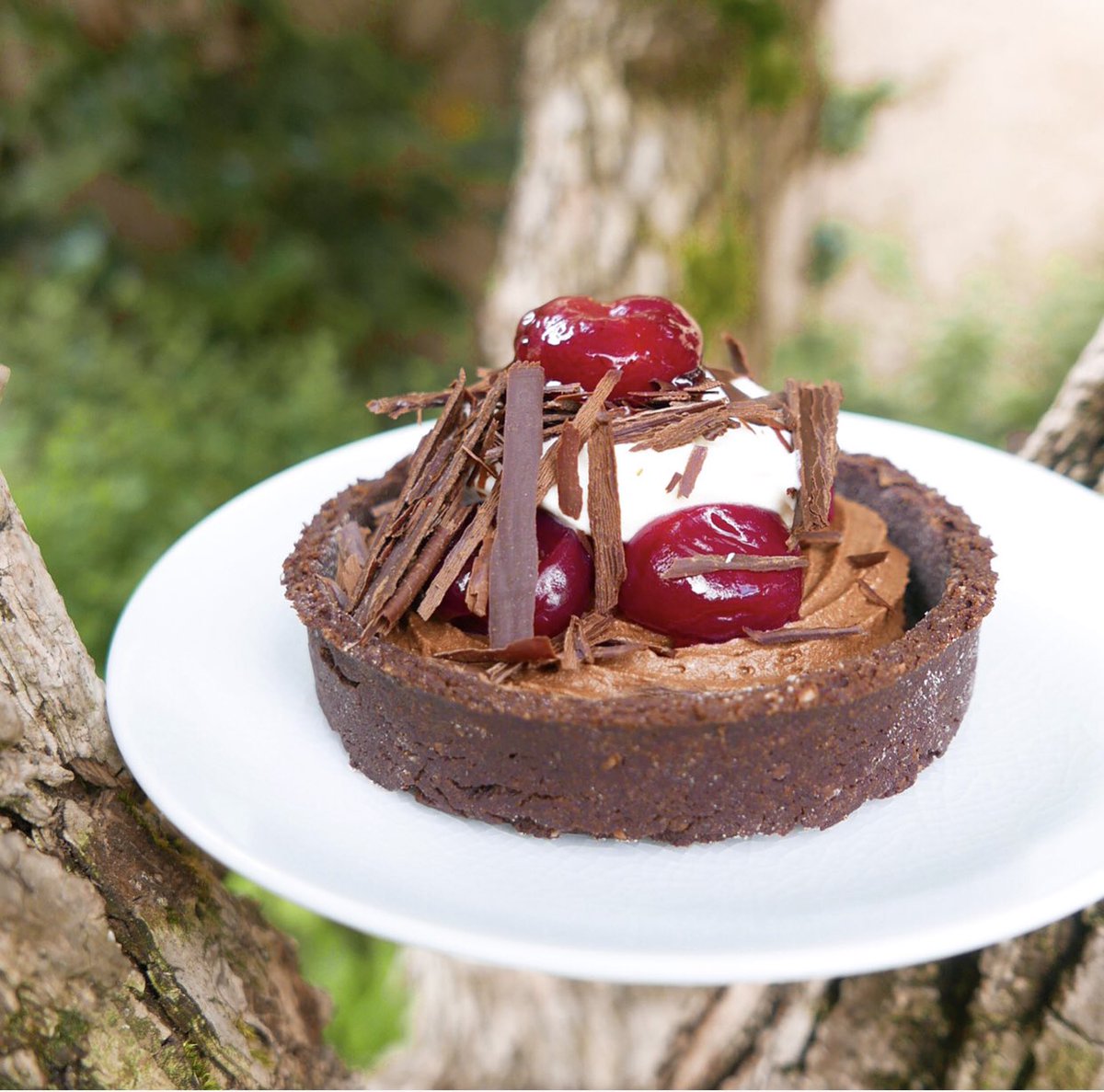 La Tartelette Forêt noire, dessert à emporter par Chef Didier Clément en #solognegourmande 🍒epiceriefinesologne.com