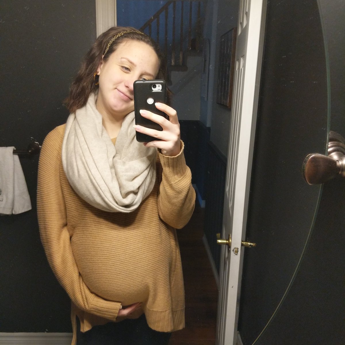 mikaelaaaaaaa's tweet photo. Officially turned into one of those people who wishes they were pregnant again after looking at pregnancy pics 😂 https://t.co/UgQusA4y5d