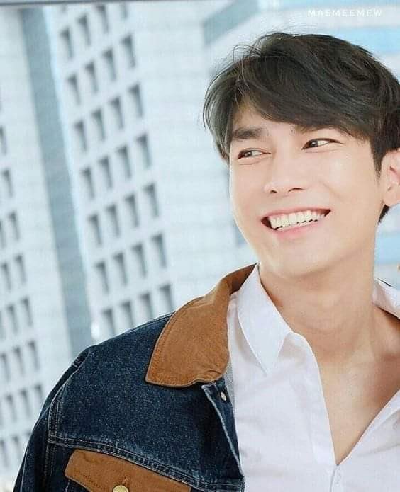 I’m about to get real emotional guys. I have been a Mewlion and followed Mew and all his endeavors since WTD season 1. I have watched everything that went down and seen how hard it was for him and let me tell you nothing makes me more happy  #CosmoXMewSuppasit