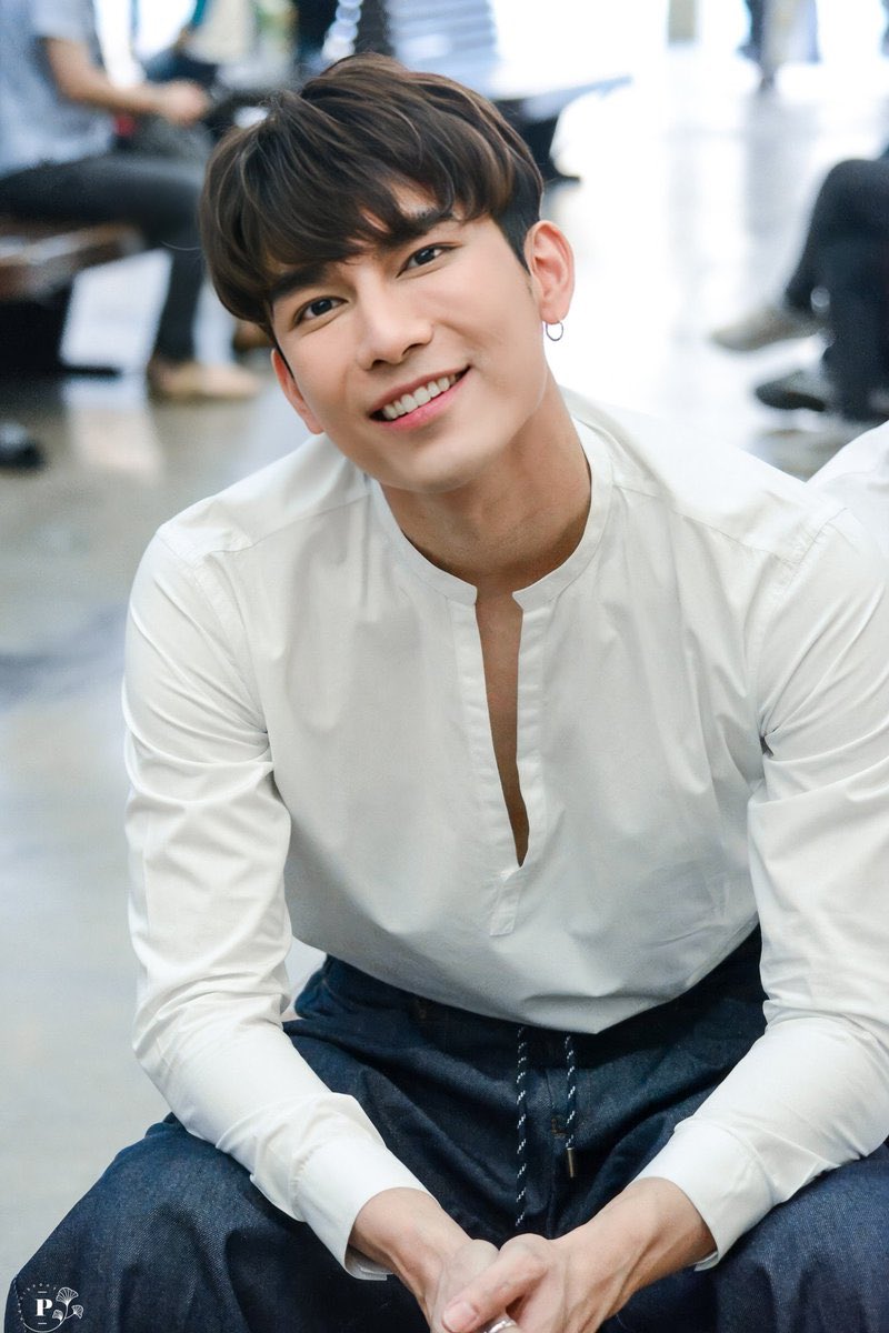 I’m about to get real emotional guys. I have been a Mewlion and followed Mew and all his endeavors since WTD season 1. I have watched everything that went down and seen how hard it was for him and let me tell you nothing makes me more happy  #CosmoXMewSuppasit