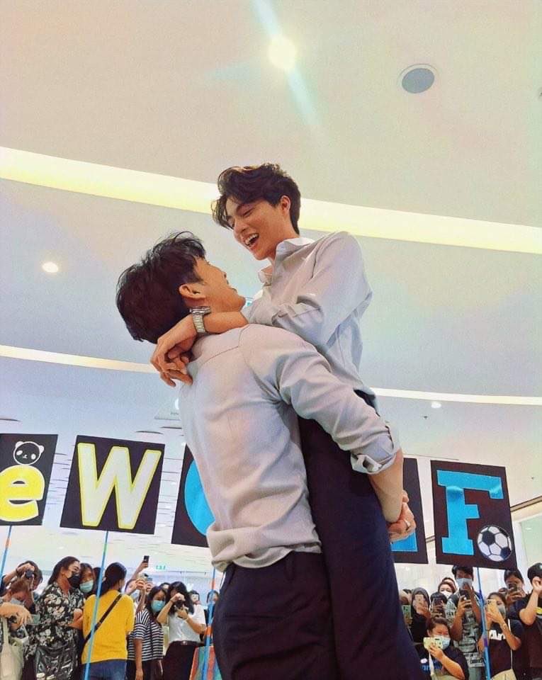 There is someone by his side caring for him when he is sad or down and who cheers him up! I love you as well. You deserve all the love and support as well!   #MewGulf  #MewSuppasit  #GulfKanawaut  #CosmoXMewSuppasit