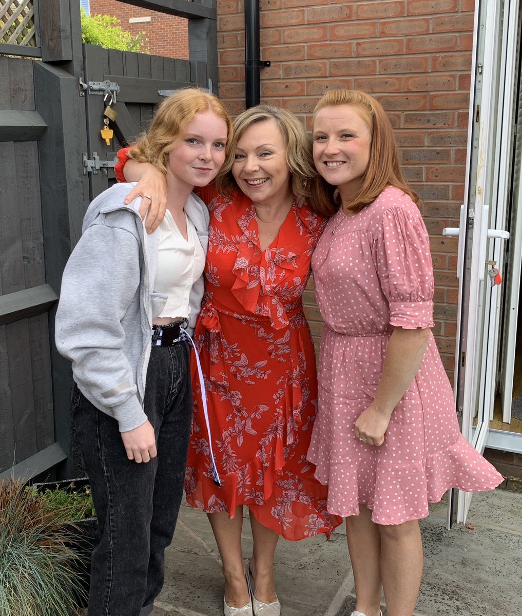 sarah4wythall's tweet photo. @mistermatt79 My beautiful red head daughters. She is truly in a fabulous and beautiful club https://t.co/wMkszJNohS