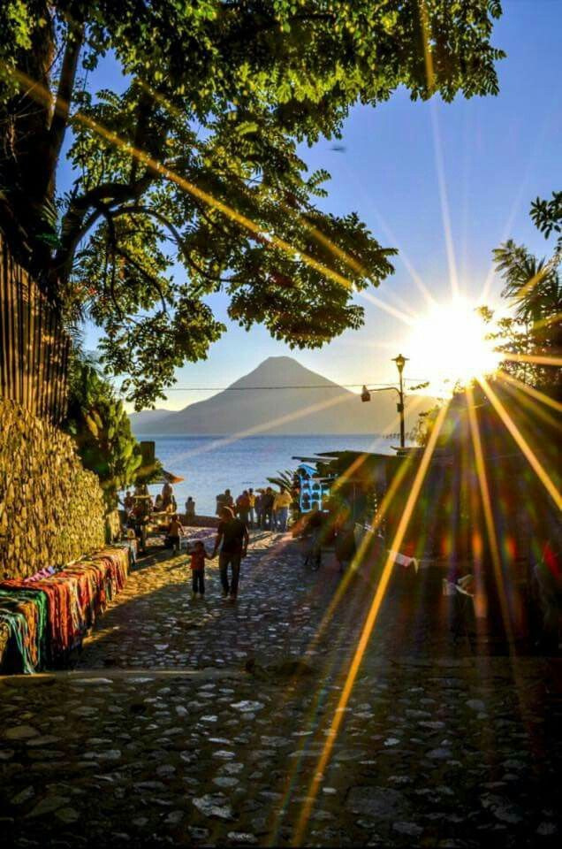 Gua1490's tweet photo. Lago de Atitlán, belleza de 🇬🇹 Guatemala
Fotógrafo desconocido
Fuente: Pinterest (https://t.co/fAk2iRQAb7) https://t.co/XqWheexsON