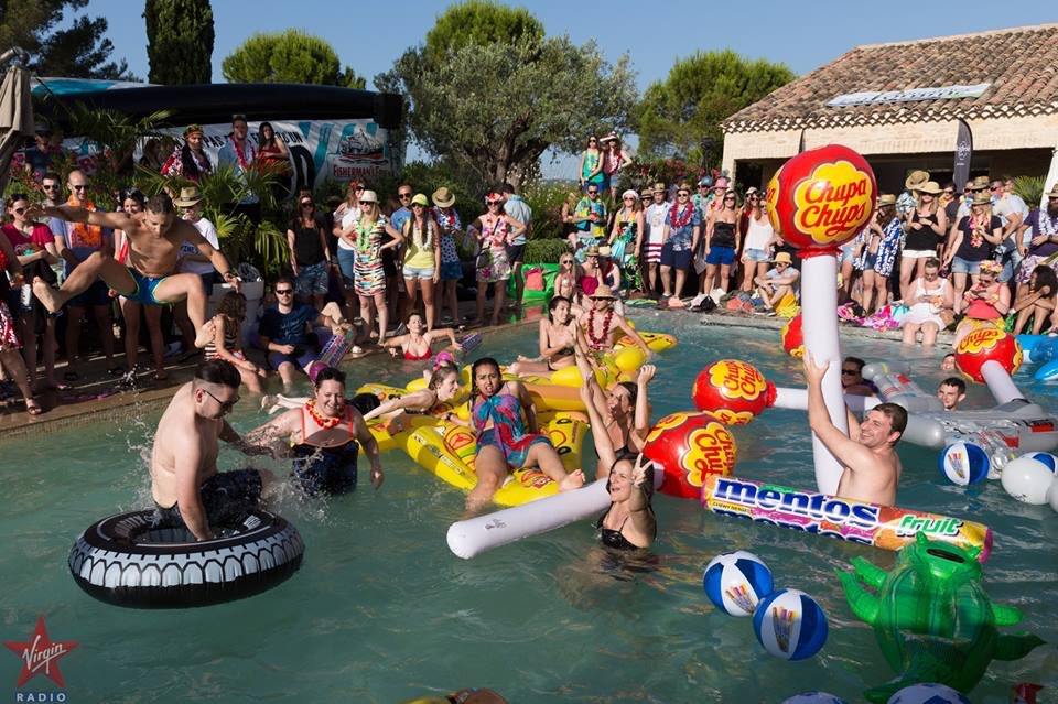 victorpiiii's tweet photo. Sans doute la plus belle fin de saison, avec la Pool Party à Aix, matinée suivie d’une journée dingue avec toutes l’équipe au bord de la piscine 😍 #MerciCamilleOnTaime https://t.co/UGpYzLHCgQ