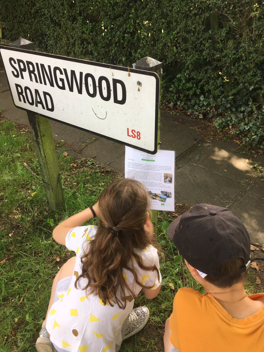glover_abbie's tweet photo. @RhayPrimaryHead @RSch_Eyfs @RSch_Year1 @RSch_Year2 @3Roundhay @RoundhayY4 @RoundhayY5 @RoundhayY6 @RoundhayHead @RhayDeputyHead Freddie and Jemima had great fun on their letter hunt today. Thank you for the amazing effort #keepingintouchweek @RoundhayY5 @Y3Roundhay https://t.co/SxQi8fI3Xw