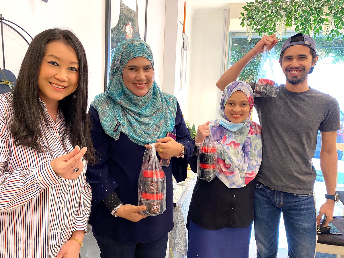 djlinsuriacinta's tweet image. #sambalkicap #djlin Kecik (RM8) &amp;amp; besar (RM13) harga x masuk kos pos &amp;amp; caj #cod Yg di #perak #seriiskandar #batugajah #lumut #gopeng #ipoh ada cod utk hari khamis ni order sekarang di 011-28248168  #cookies pun ada RM25 &amp;amp; yg di #jb ada cod utk #khamis &amp;amp; Ahad ni  call 018-3124344