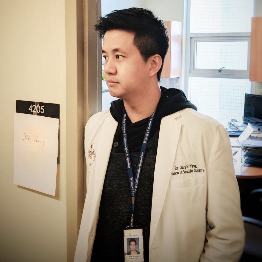 Congratulations to our PGY 5 graduate this year Dr. Gary Yang! Strange end to a fantastic 5 years. See the virtual graduation video here:
youtube.com/watch?v=qiQWrx…