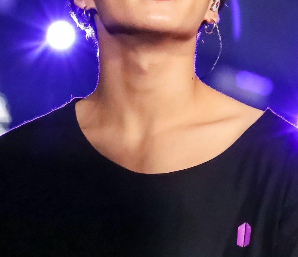 Jungkook‘s beauty from different angles, a thread  #JUNGKOOK    #KooktiddieCommittee  #KTCproject  #sisterwives  @BTS_twt