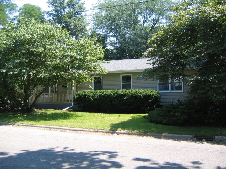 BlueCollarPugs's tweet photo. Ten years ago today it took seconds to destroy a yard and topple 100's of trees. Our square block: every house had multiple trees on it. Across the street: a branch or two fell. Took 2 weeks for Comcast to get their lines off the road. Still no front yard landscaping. #BowEcho https://t.co/T6kqvdzZjP