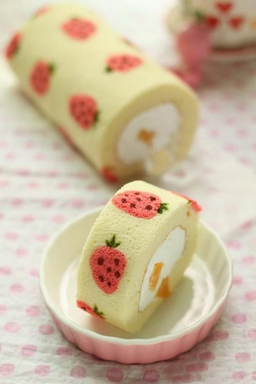 makio uzuki: sweet roll cake