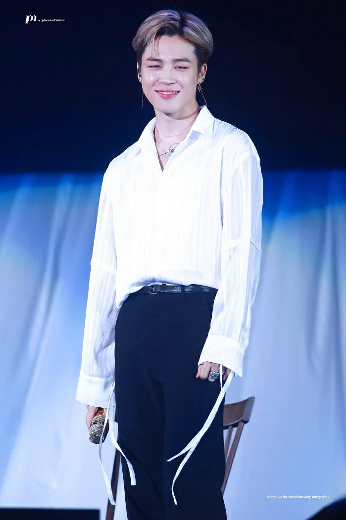 Park Jimin is the "prince charmant" in every princess story .. ♡-A thread