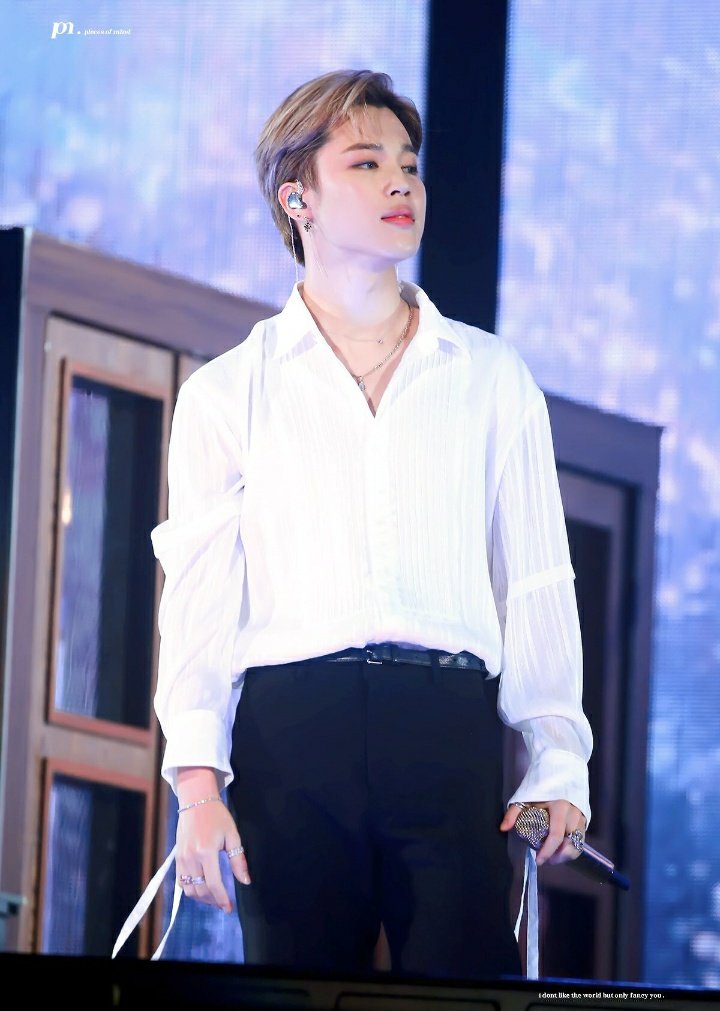 Park Jimin is the "prince charmant" in every princess story .. ♡-A thread
