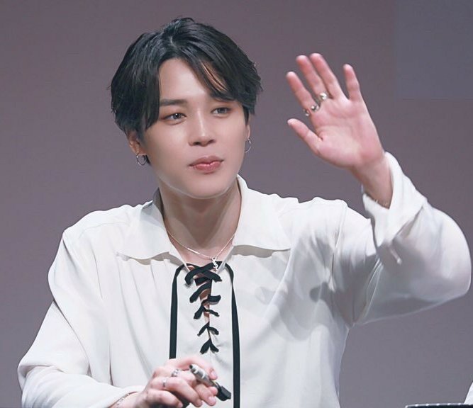 Park Jimin is the "prince charmant" in every princess story .. ♡-A thread