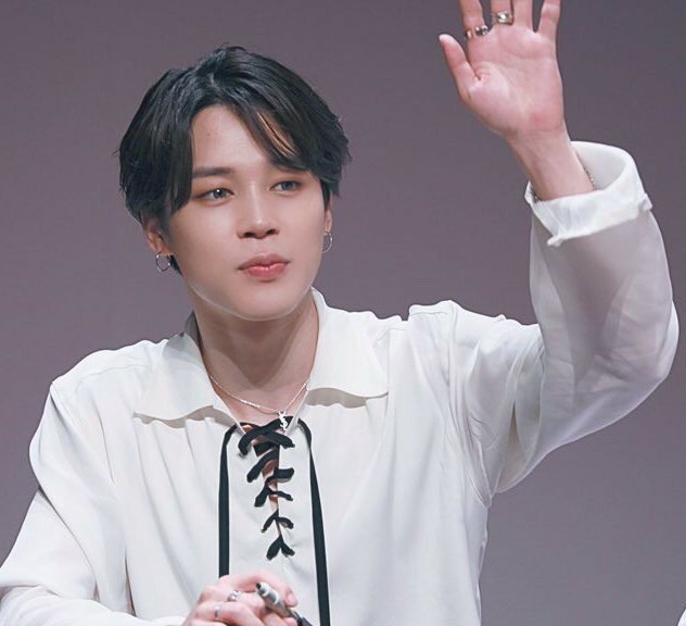 Park Jimin is the "prince charmant" in every princess story .. ♡-A thread