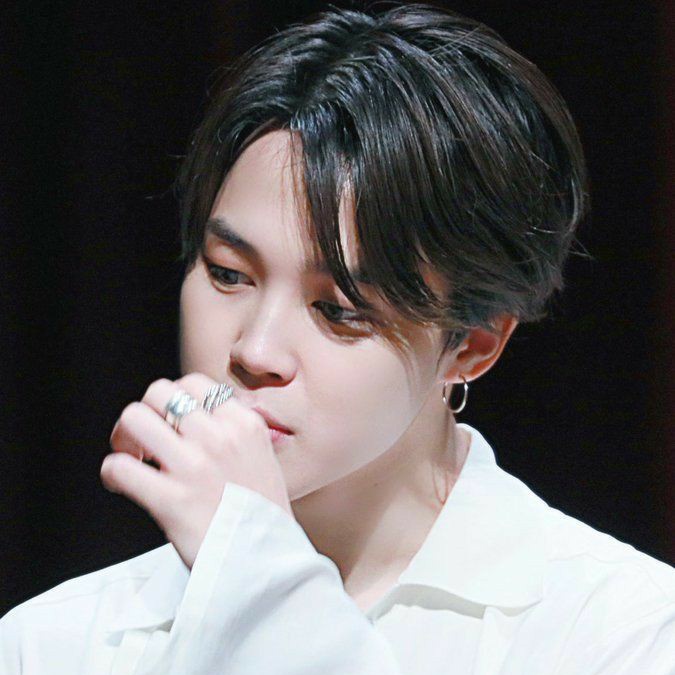 Park Jimin is the "prince charmant" in every princess story .. ♡-A thread